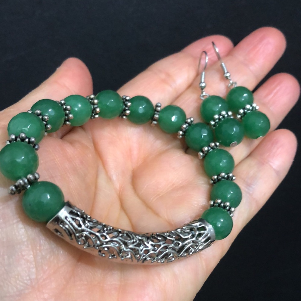 stretch jade beaded bracelet and earrings